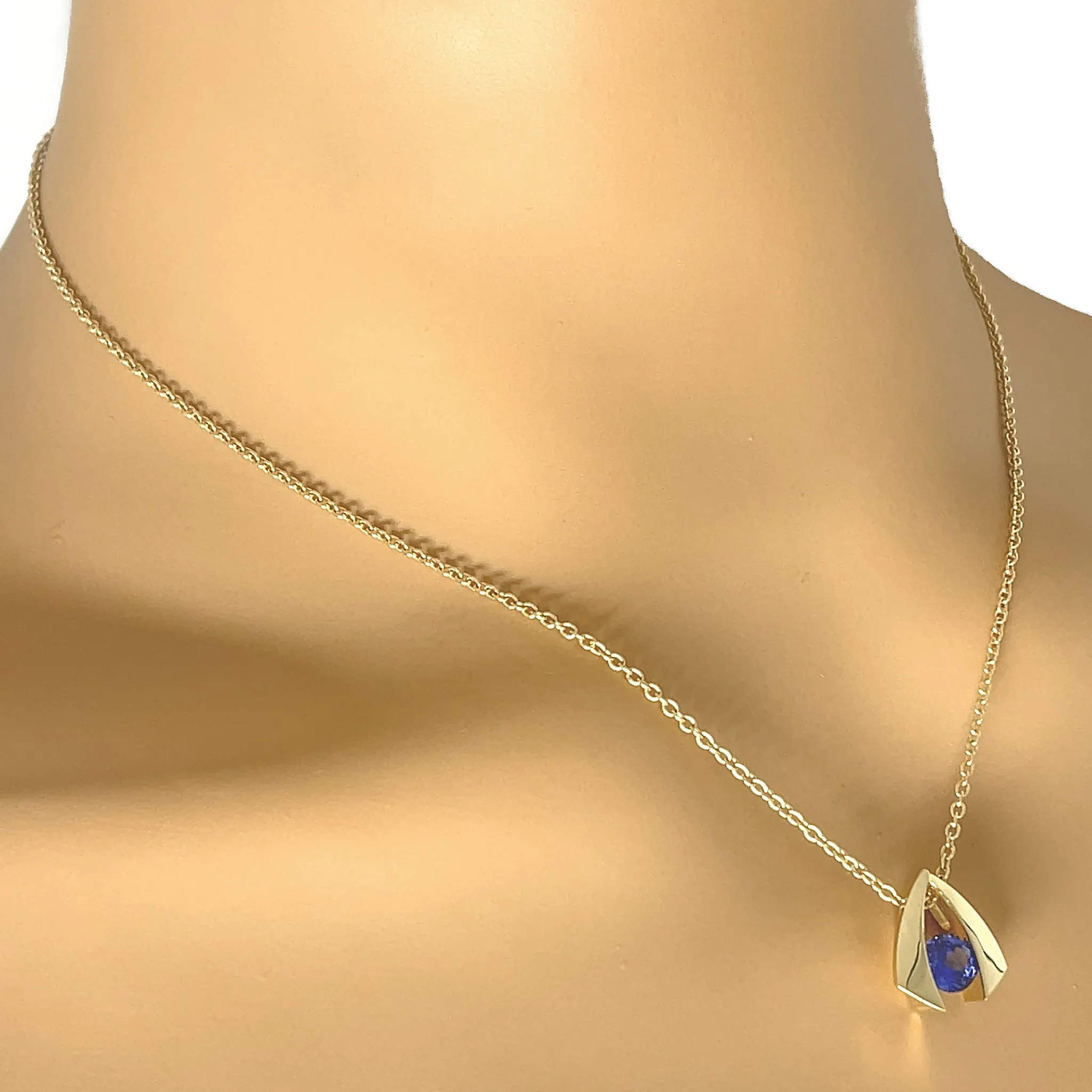 14k Yellow Gold Iolite Gemstone Pendant Necklace