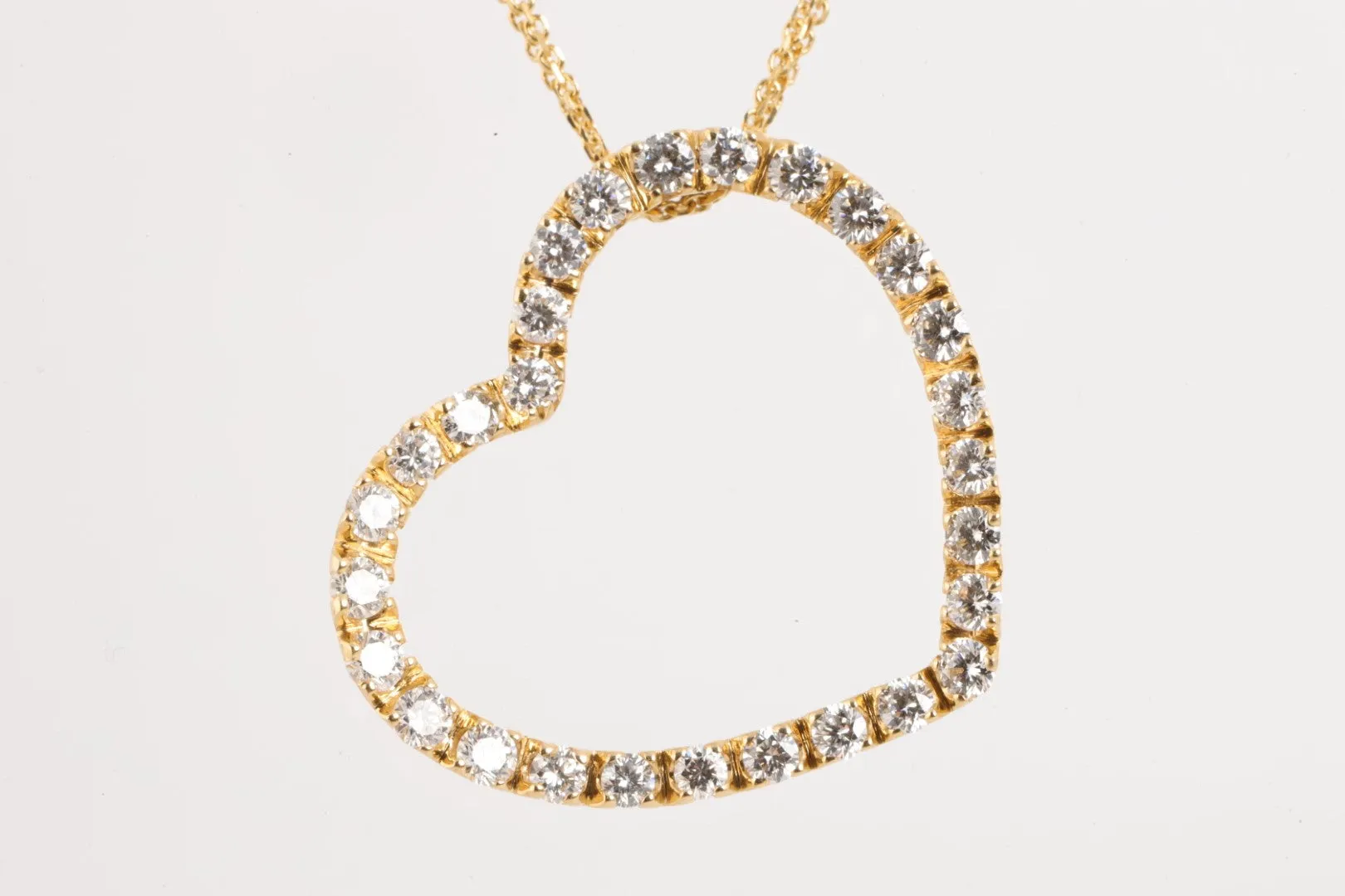 21.5" 18k Yellow Gold 0.84tcw Diamond Heart Necklace (9.19g.)