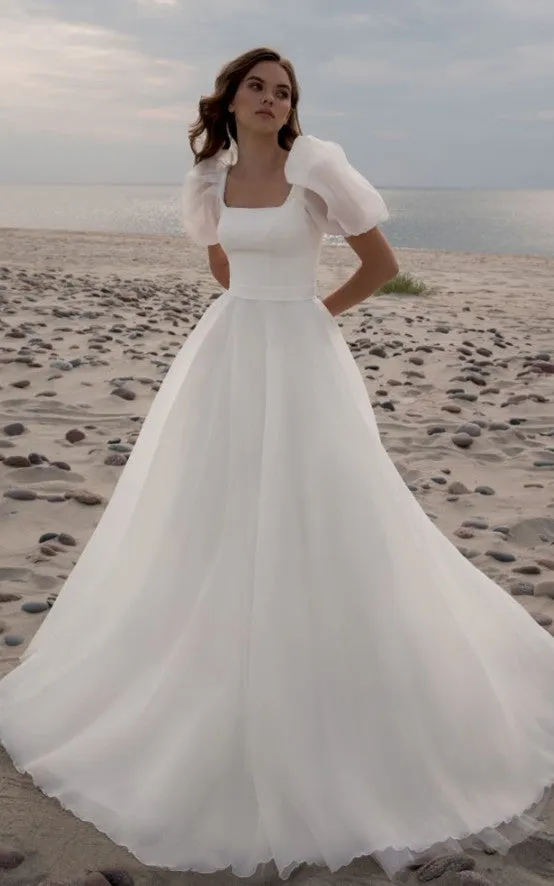 Beach Modest Simple Puff Short Sleeves Wedding Dress Princess Minimalist A-Line Tulle Satin Bridal Gown with Train