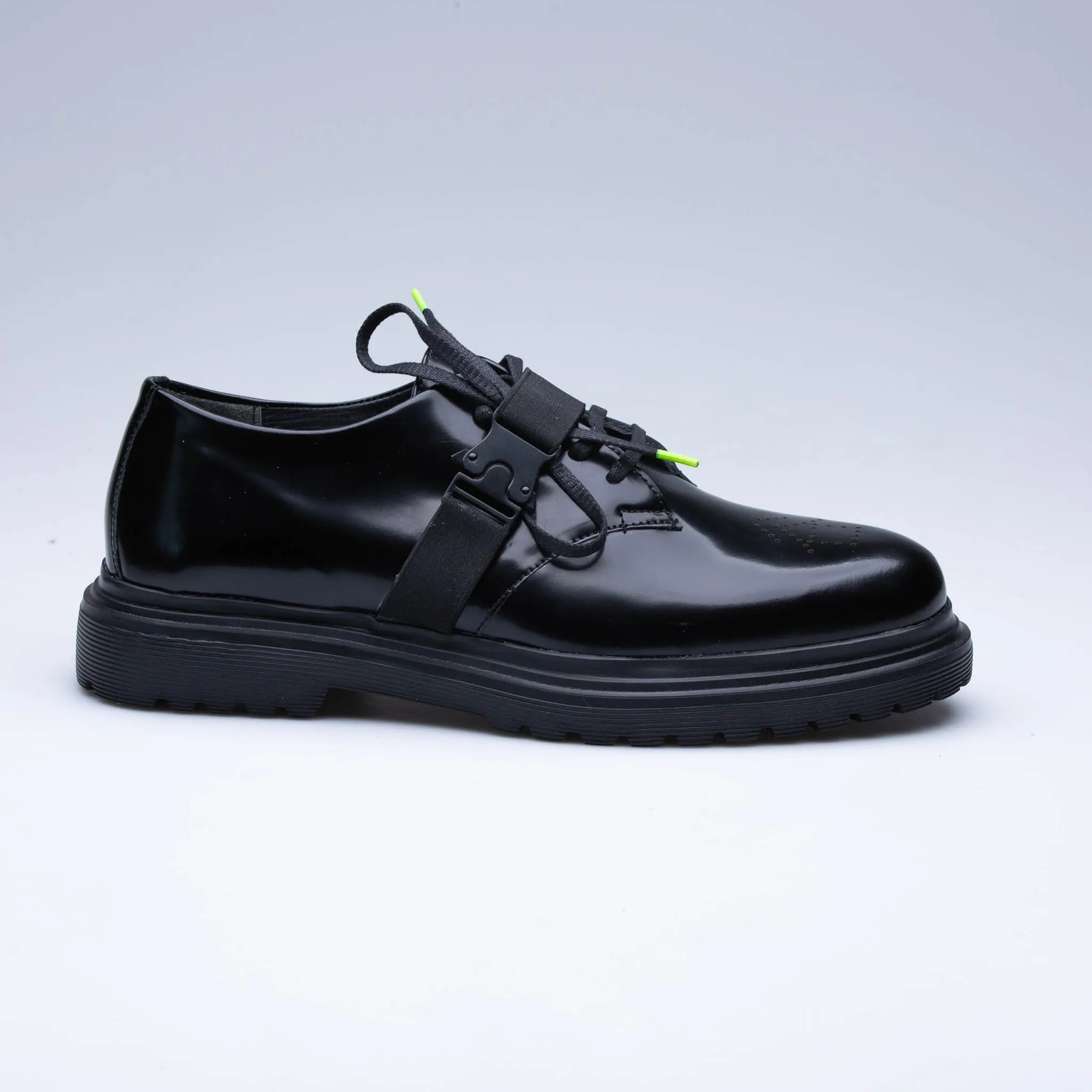 Black Wook Classic Shoes