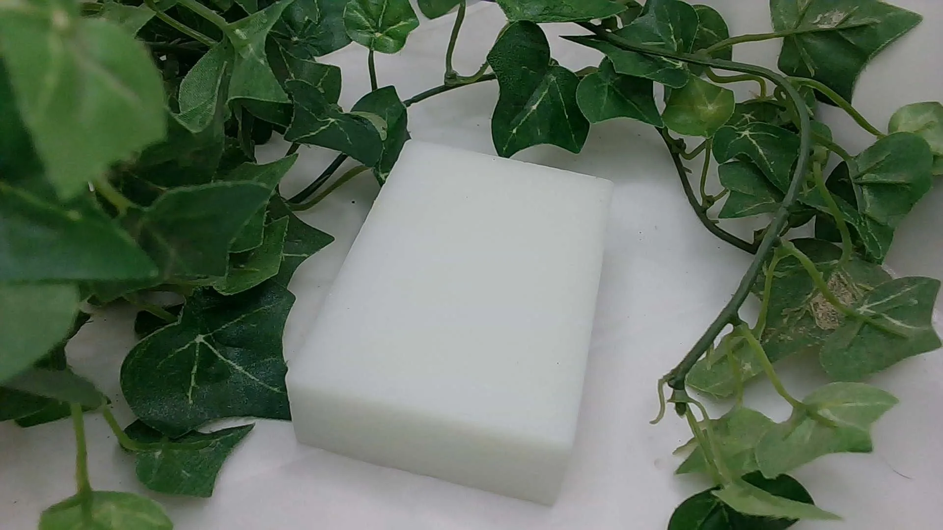 Grapefruit and Vanilla infused Shampoo Bar