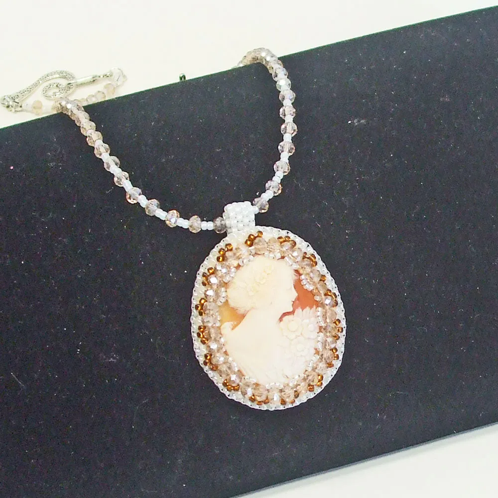 Lakeya, Cameo Choker, English Lady Pendant, Necklace