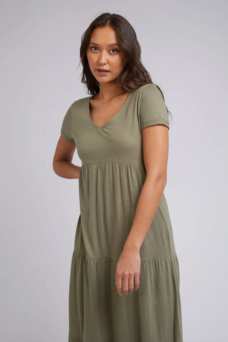 Lola Khaki Tiered SS Midi Dress