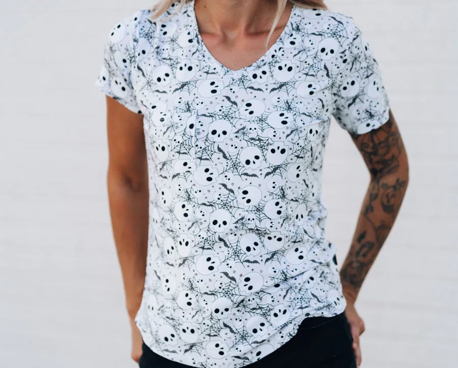 MAMA V-NECK- Skulls