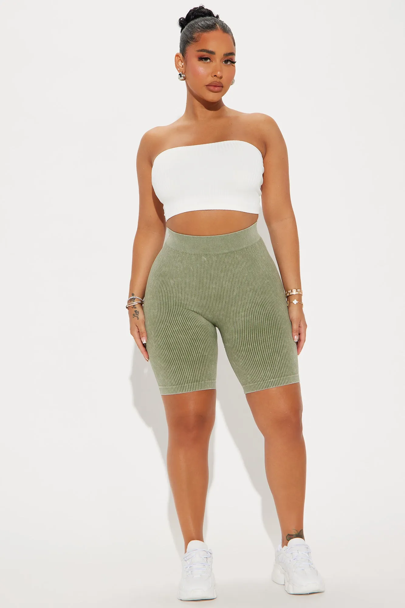 Mia Ribbed Seamless Biker Short - Olive