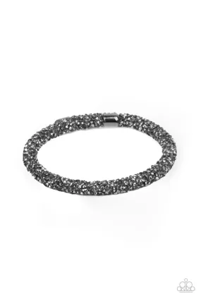 Roll Out The Glitz Black-Bracelet