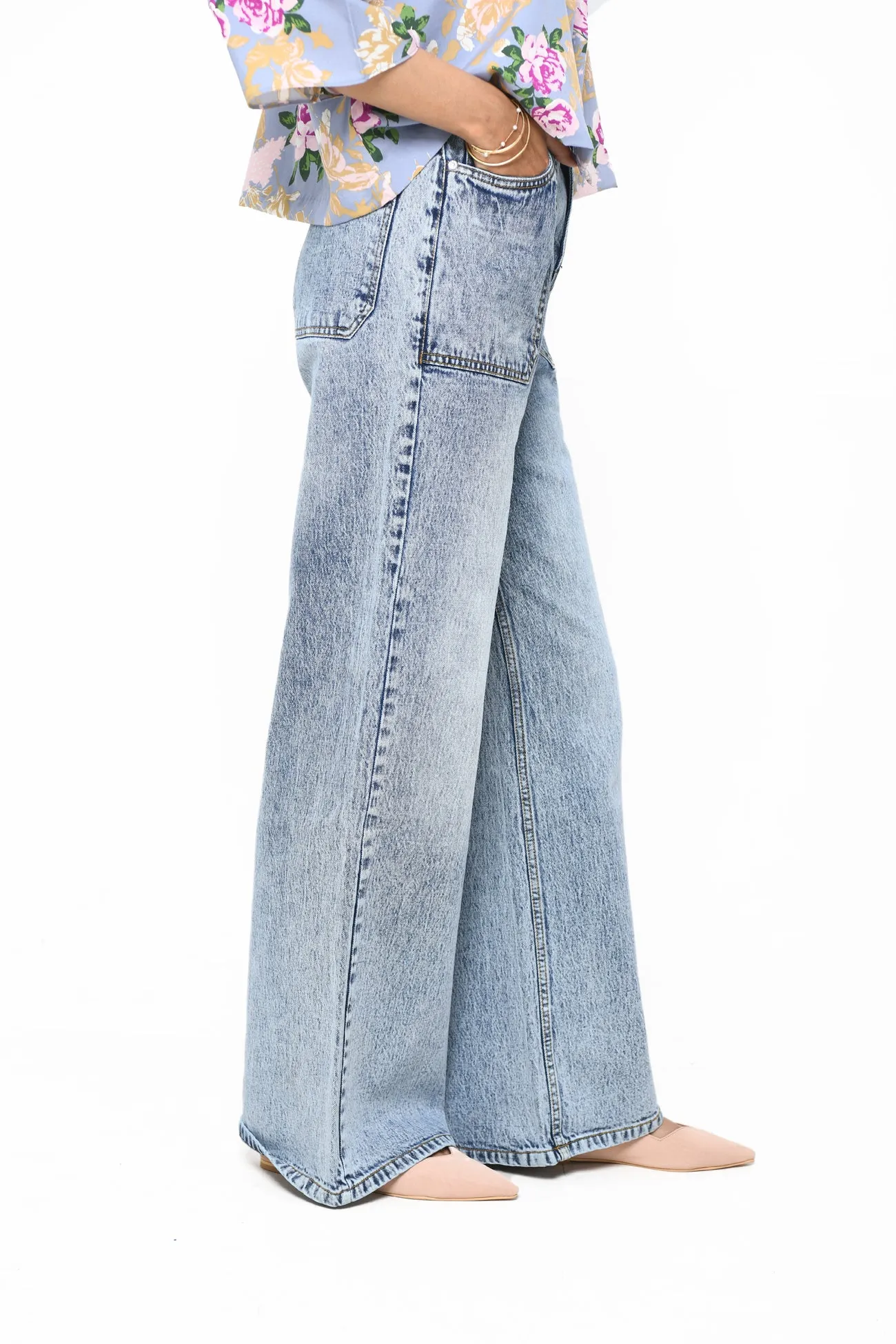 SUPER WIDE-LEG LOW-RISE JEANS