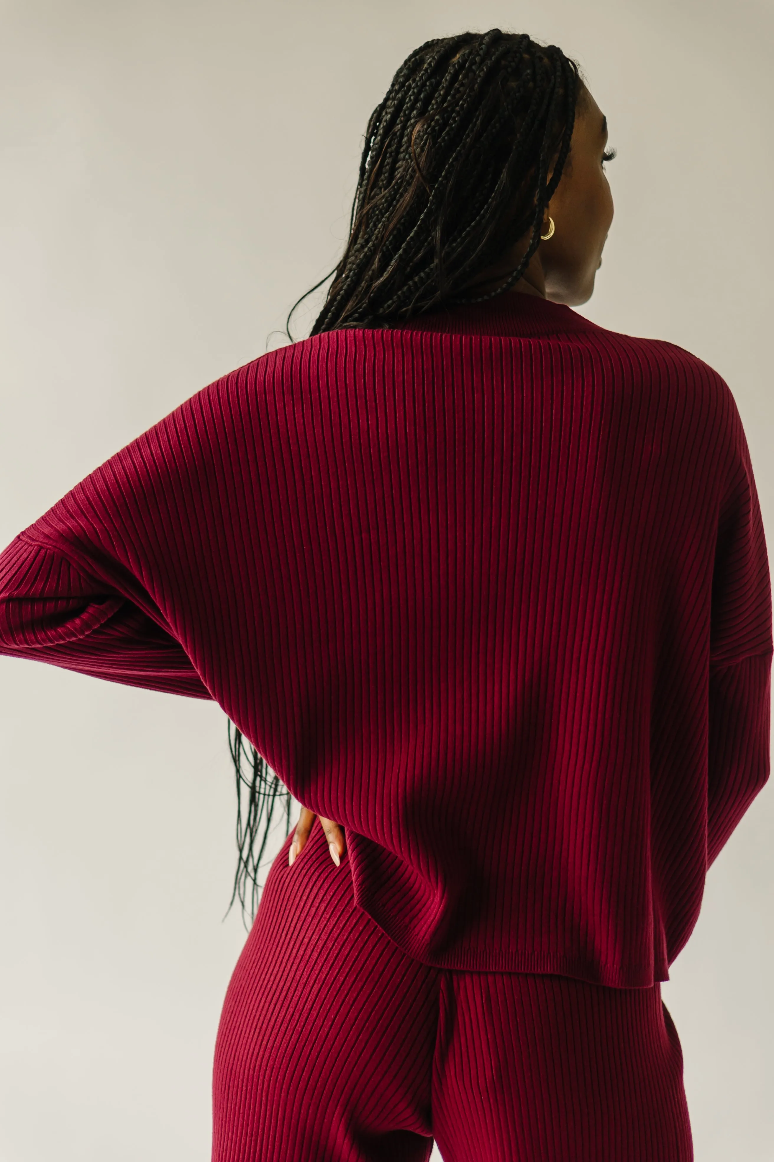 The Hartly Ribbed Cropped Sweater in Mulberry