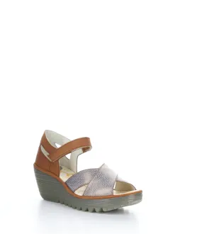 YENT365FLY 005 BRONZE/TAN Round Toe Sandals